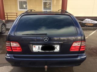 Mercedes E Class foto 2