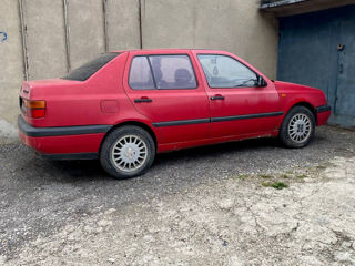 Volkswagen Vento foto 2