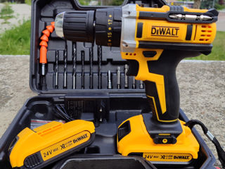 Новый ударный шуруповёрт DeWalt 24v с насадками в наборе. 2 аккумулятора foto 2