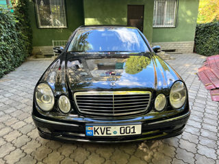 Mercedes E-Class foto 2