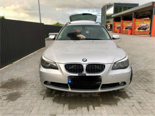 BMW 5 Series Touring foto 4