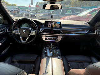 BMW 7 Series foto 8