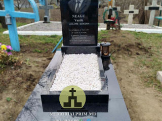 Monumente funerare din granit negru natural de la producator MemorialPrim.md foto 0