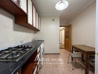 Apartament cu 2 camere, 49 m², Centru, Chișinău foto 2