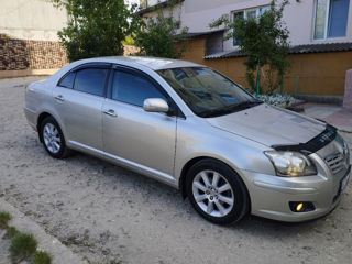 Toyota Avensis foto 2