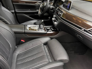 BMW 7 Series foto 11