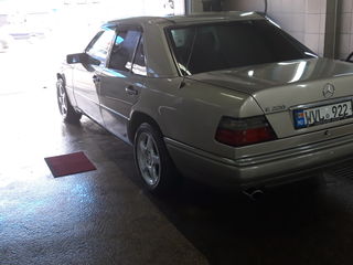 Mercedes Series (W124) foto 8