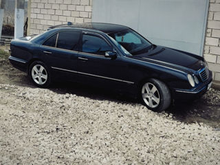 Mercedes E-Class foto 7