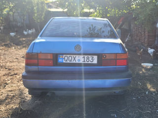 Volkswagen Vento foto 4