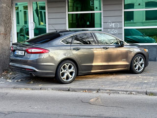 Ford Fusion foto 2