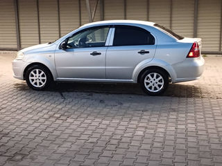 Chevrolet Aveo foto 4