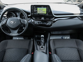 Toyota C-HR foto 1