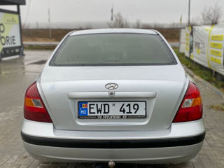 Hyundai Elantra foto 2