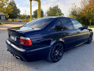 BMW 5 Series foto 7