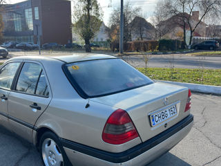 Mercedes C-Class foto 7