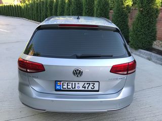 Volkswagen Passat foto 3