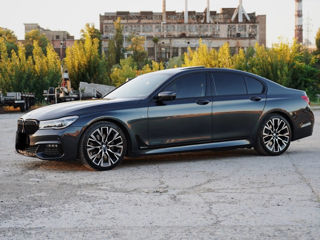 BMW 7 Series foto 1