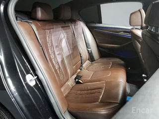 BMW 5 Series foto 9