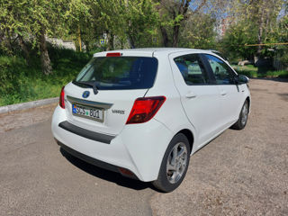 Toyota Yaris фото 5