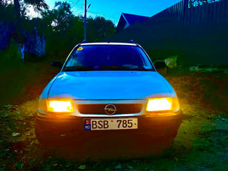 Opel Astra foto 2