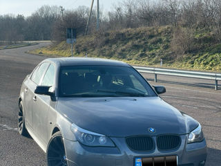 BMW 5 Series foto 2