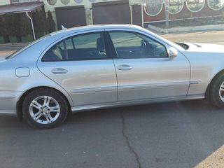 Mercedes E Class foto 2