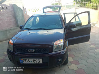 Ford Fusion foto 4