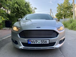 Ford Fusion foto 2