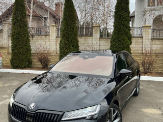 Skoda Superb foto 2