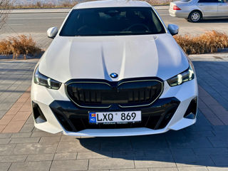 BMW 5 Series foto 4