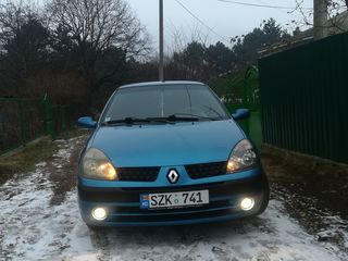 Renault Clio foto 1