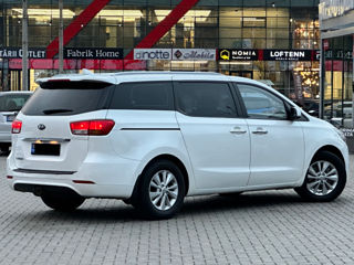 KIA Carnival foto 4