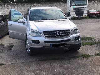 Dezmembrare Mercedes ML w164 foto 1