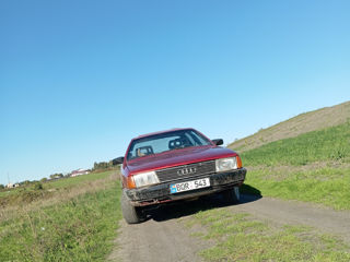 Audi 100 foto 2