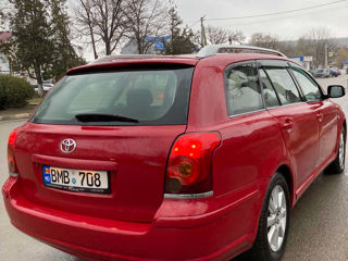 Toyota Avensis foto 4