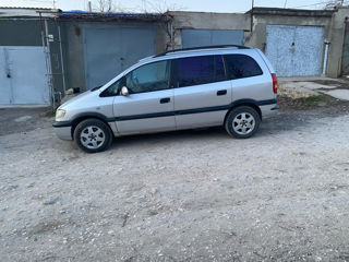 Opel Zafira foto 8