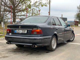 BMW 5 Series foto 3