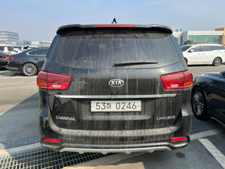 KIA Carnival foto 4