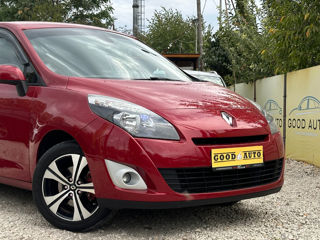 Renault Grand Scenic foto 2