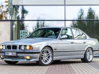 BMW 5 Series foto 3