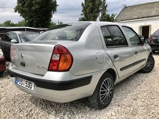 Renault Clio foto 3