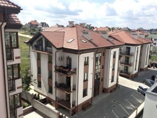 2-комн. кв., 68 м², 2/4 эт.