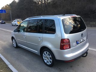 Volkswagen Touran foto 5