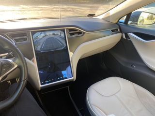 Tesla Model S foto 6