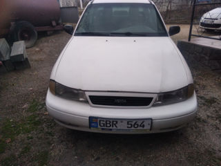 Daewoo Nexia foto 2