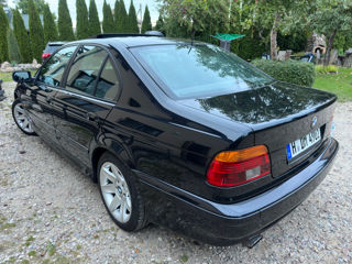 BMW 5 Series foto 3