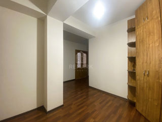 Apartament cu 2 camere, 95 m², Botanica, Chișinău foto 14