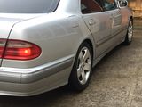 Mercedes E Class foto 8