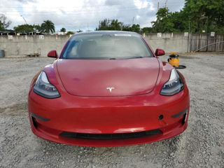 Tesla Model 3 foto 2