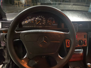 Mercedes E-Class foto 4